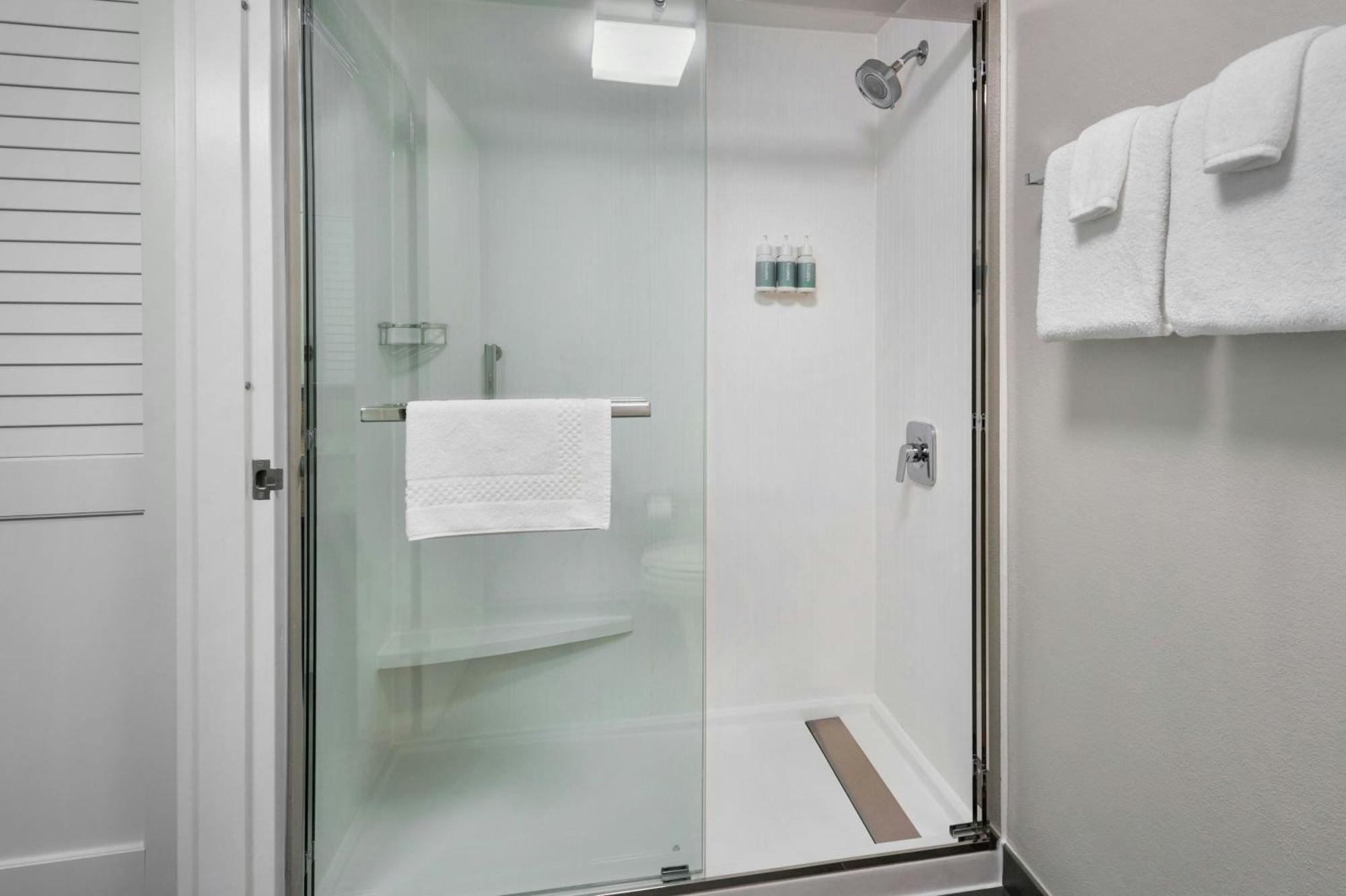 Courtyard By Marriott New Carrollton Landover Exteriör bild