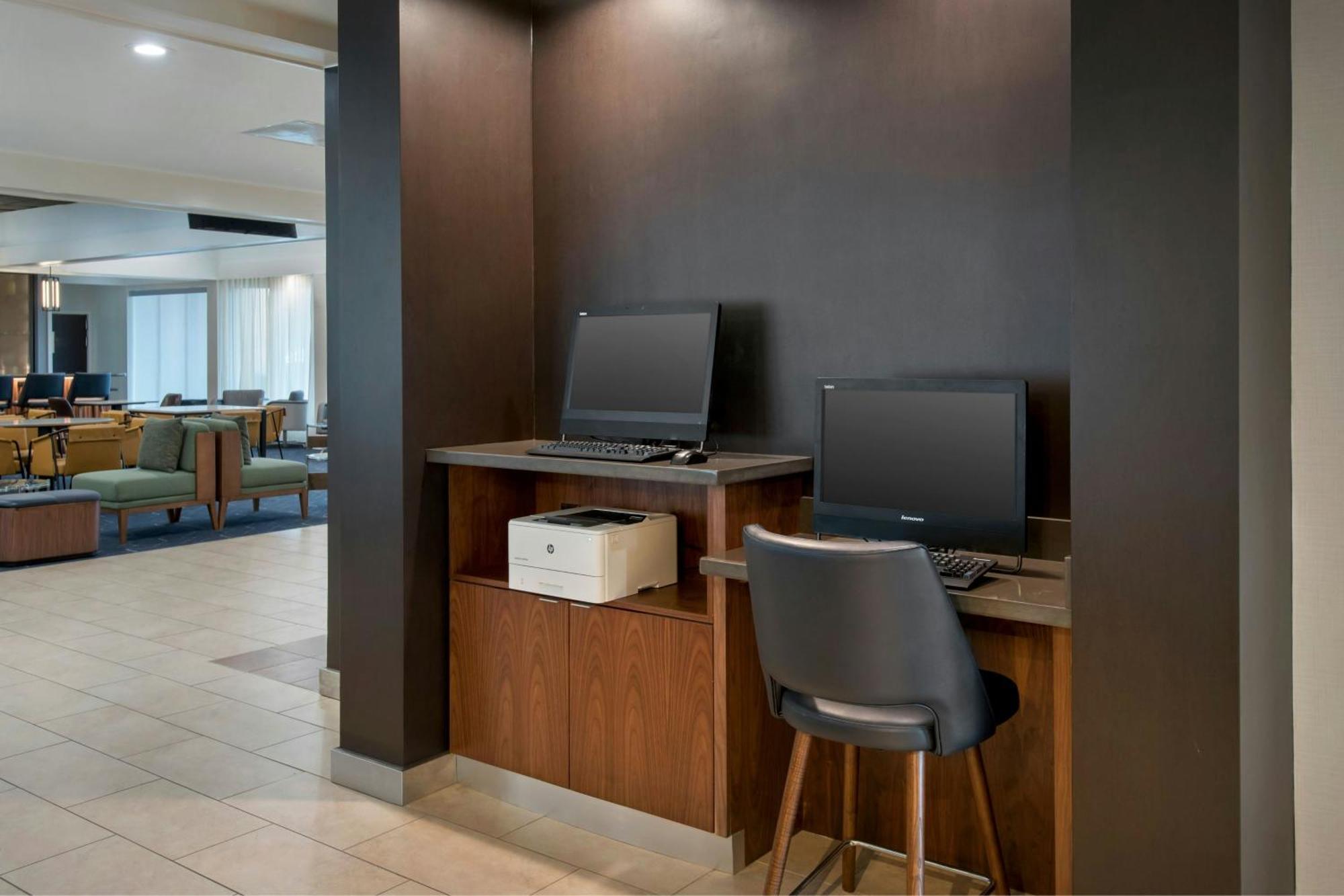 Courtyard By Marriott New Carrollton Landover Exteriör bild