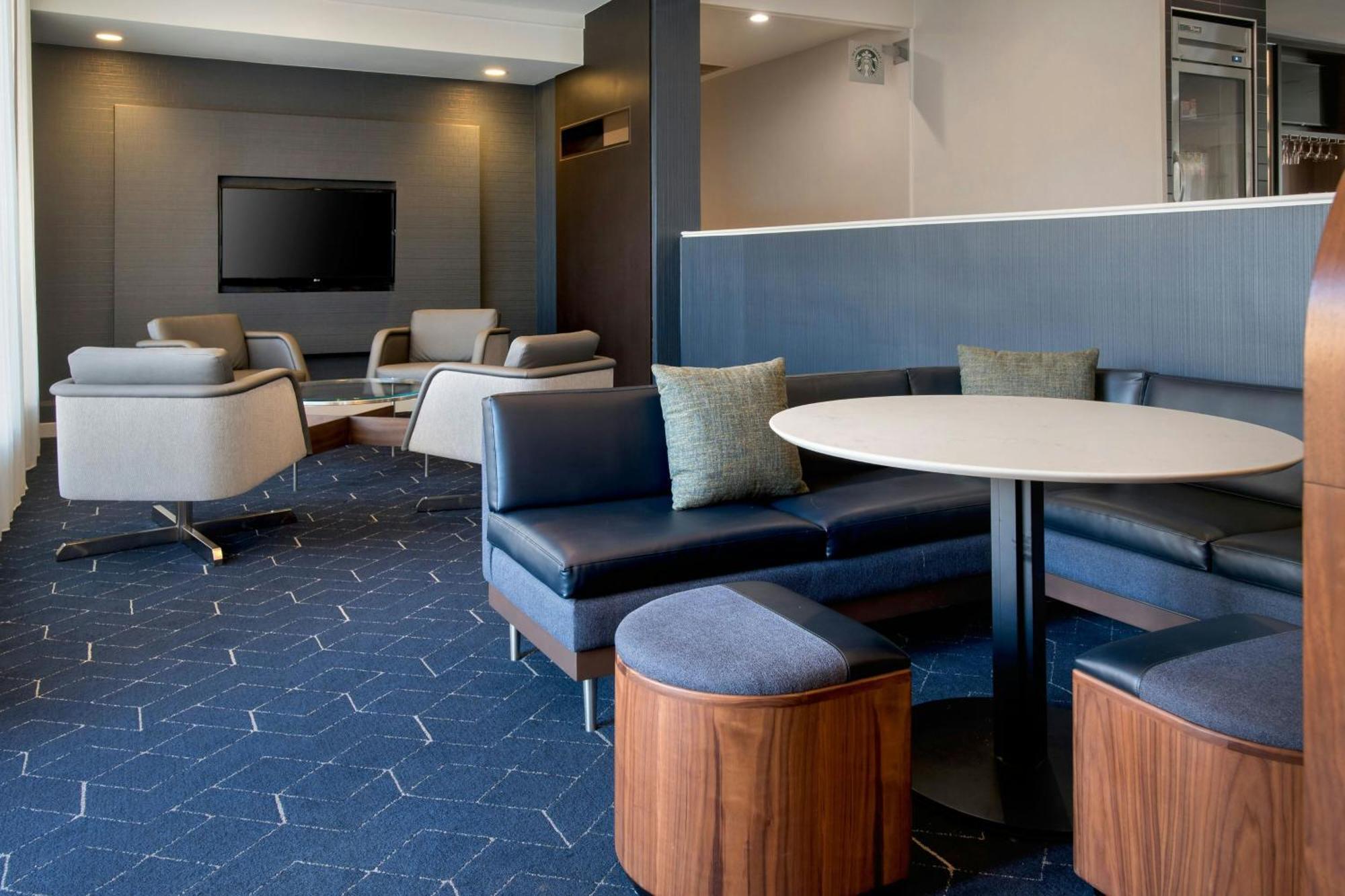Courtyard By Marriott New Carrollton Landover Exteriör bild